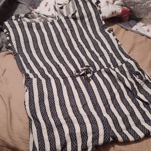 EUC Universal Threads rompers so XXL